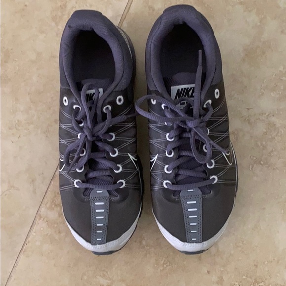 Nike Air Max Athletic Shoes - Picture 2 of 3